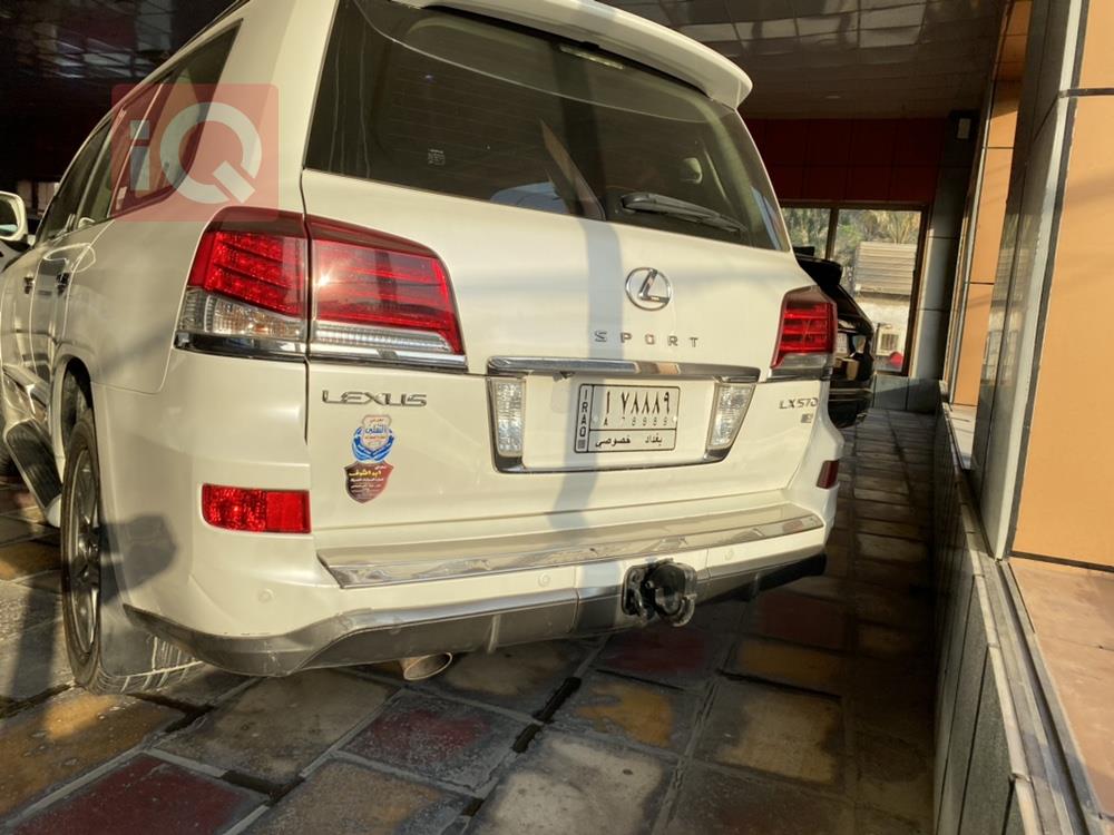 Lexus LX
